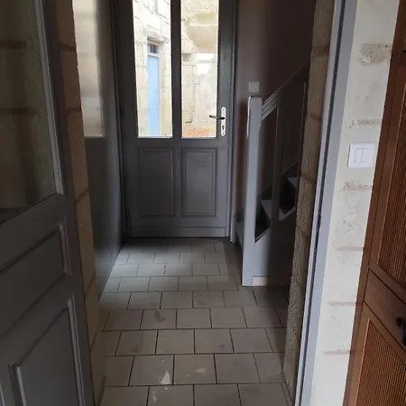 Logis Troglodyte Cosy & Vue Sur La Loire Ferienhaus Souzay-Champigny
