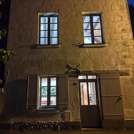 Nyaraló Logis Troglodyte Cosy & Vue Sur La Loire Souzay-Champigny