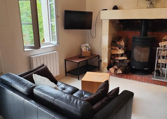 Logis Troglodyte Cosy & Vue Sur La Loire Souzay-Champigny